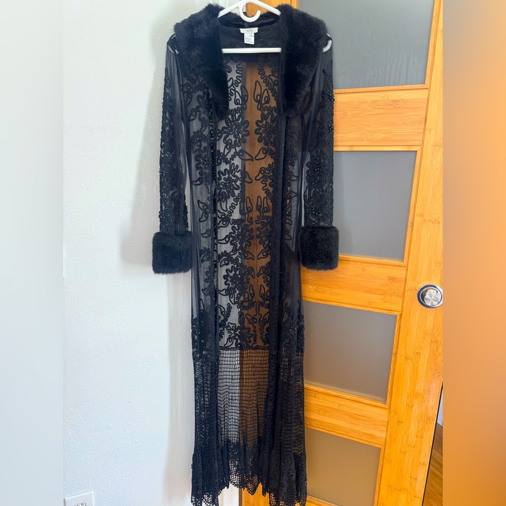 Luxe Vintage Cache Black Sequin & Lace Robe